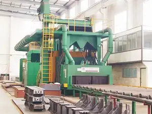ماكينة تنظيف الألواح بالفلق (Shot Blasting): معالجة سطحية أولية