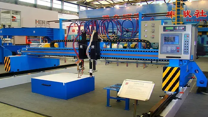 ماكينة القطع باللهب CNC
